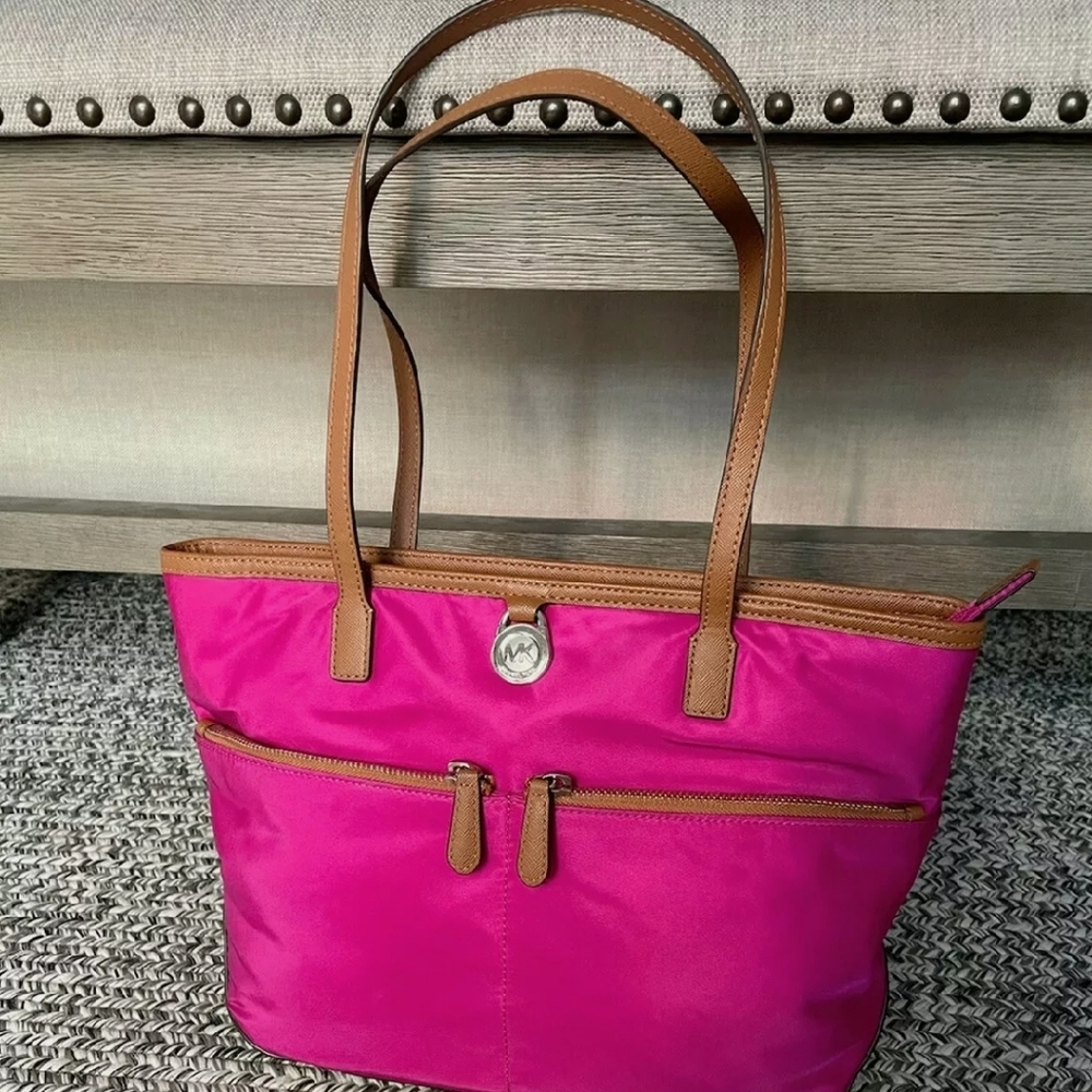 🥳HP🥳Michael Kors Pink Nylon With Brown Leather Handles and Trim NWOT Tote Bag - Picture 9 of 12